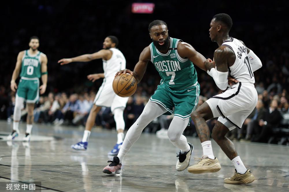 英超赛场上 英超赛场上