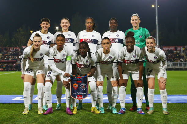 她将在半决 她将在半决